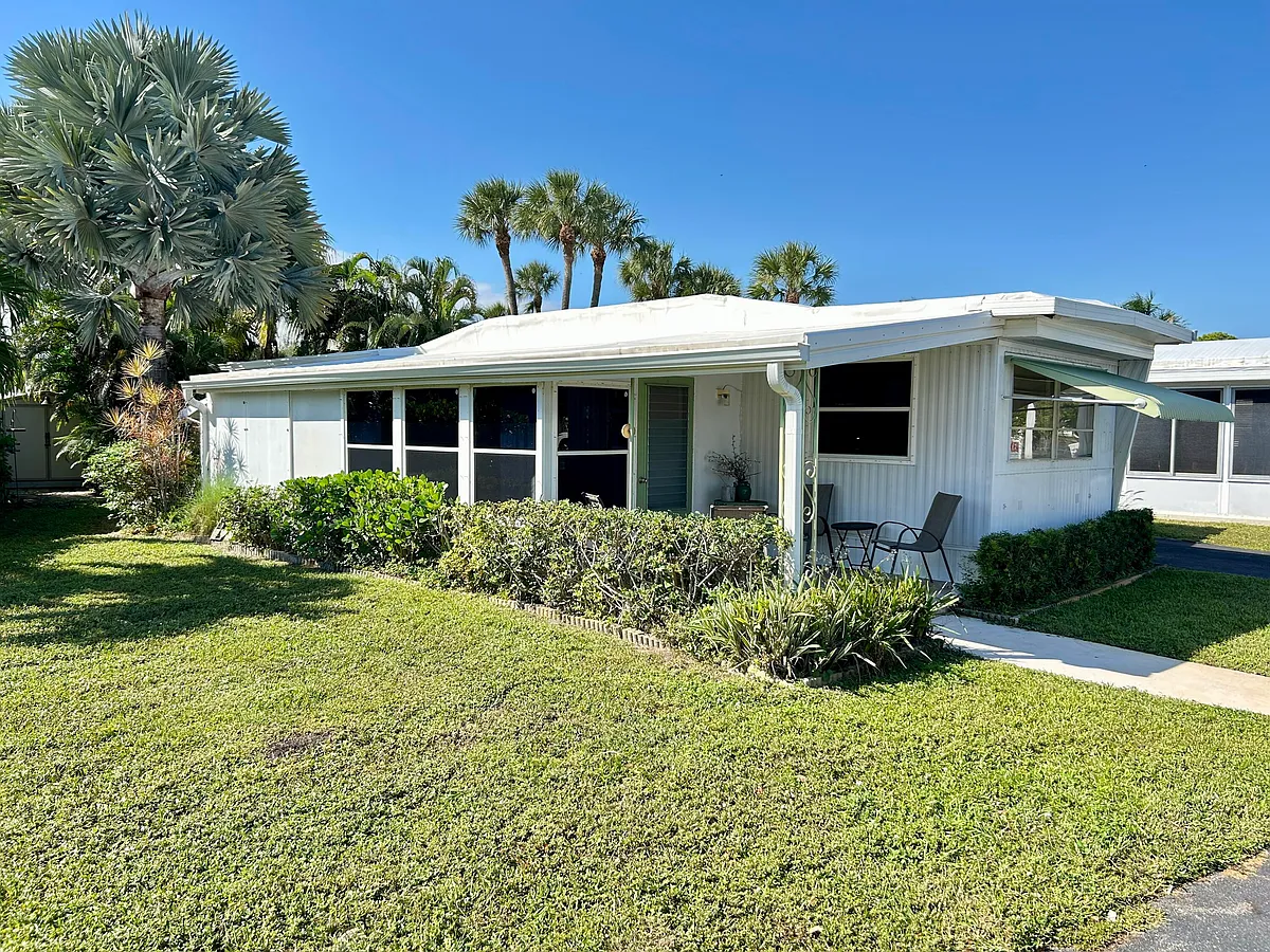 Building Photo - 425 E Bougainvillea Dr
