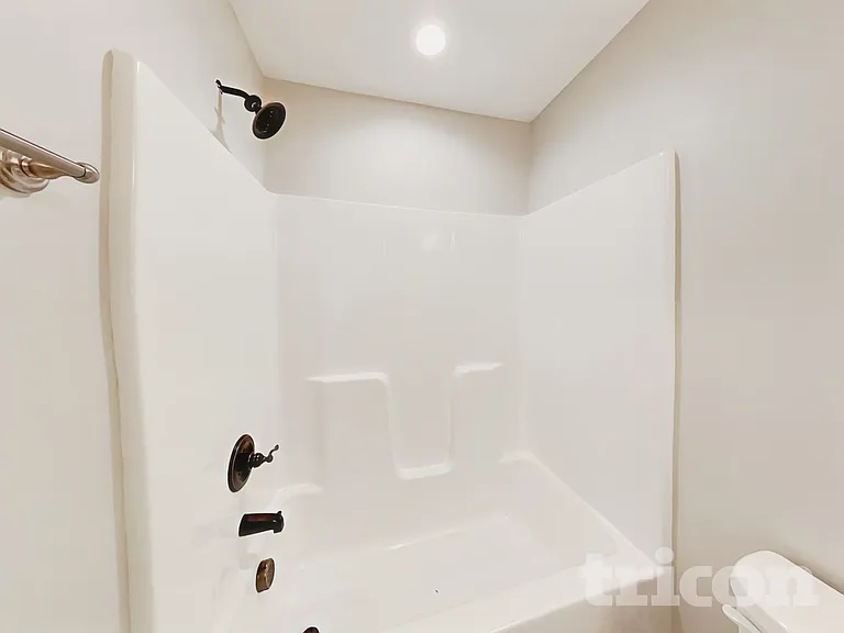 111 Cottage Ct — Photo 17