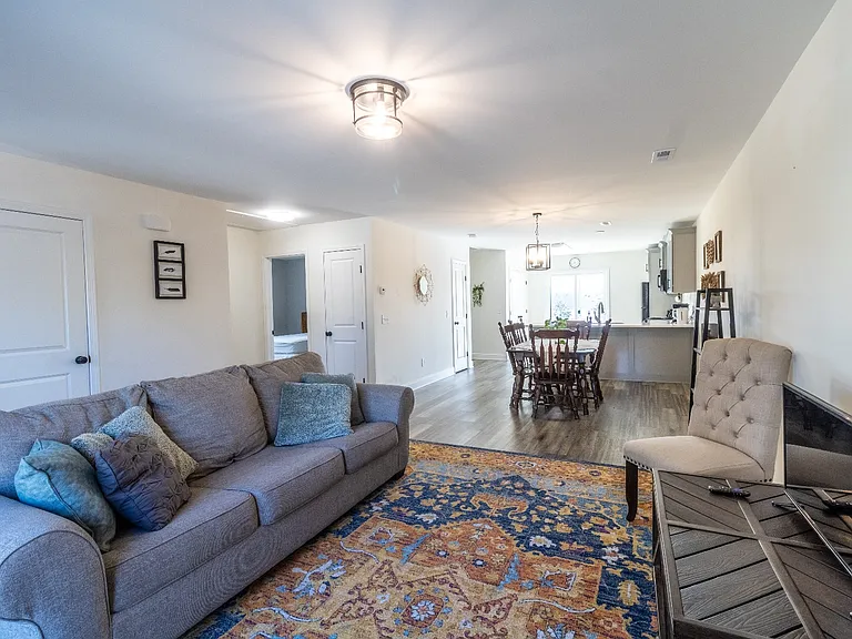 209 Chesley Dr — Photo 10
