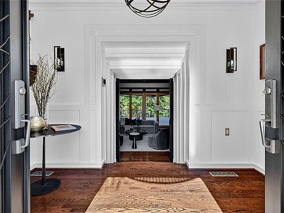 3rd image of 1216 E Rock Springs Rd NE