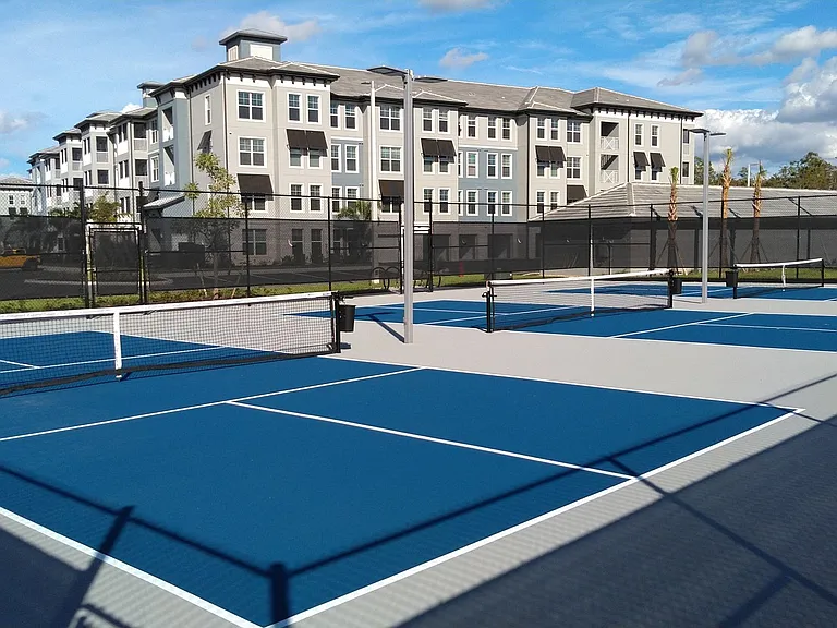 Decorum Luxury Apartments — Photo 8