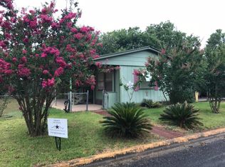 2460 Villa Vis #39, Seguin, TX 78155
