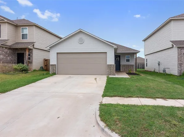 9509 NW 118th St, Yukon, OK 73099