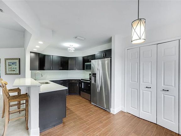 4th image of 9624 CRESCENT GARDEN DR #201