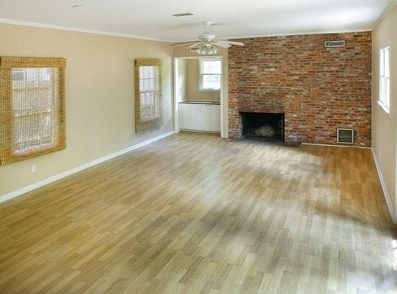 4th image of 2848 Ionic Ave
