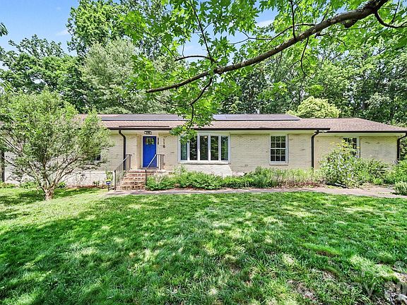 2nd image of 118 Lutomma Cir