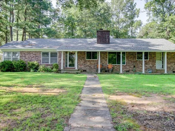 906 E Walnut St, Gurdon, AR 71743