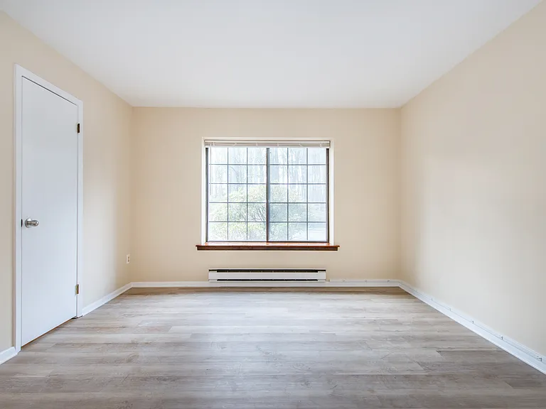 1006 Bryan Ct — Photo 10