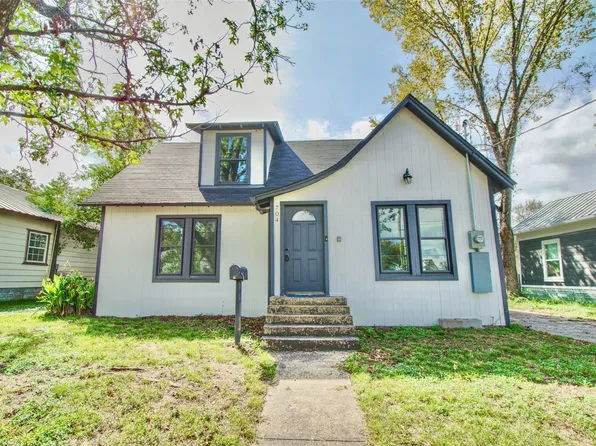 704 Pine St, Teague, TX 75860