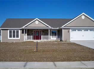1813 Wildwood Ct, Wapakoneta, OH 45895