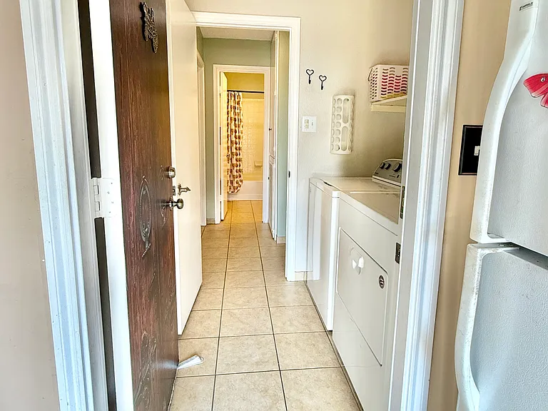 3058 Hill St — Photo 7