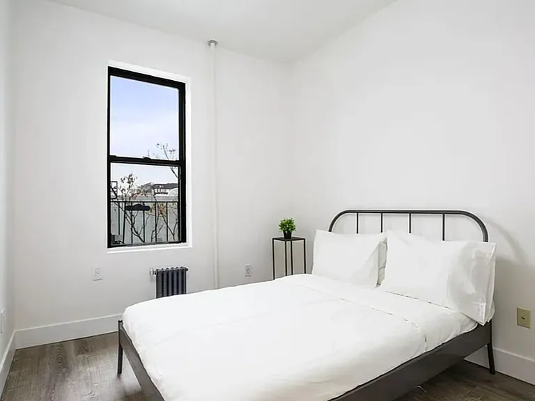 34-04 34th Ave #E3 — Photo 3