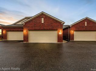 49158 Diane Ct, Macomb, MI