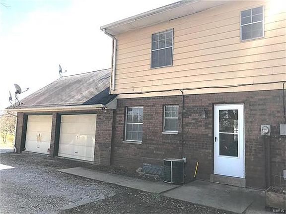 3rd image of 2 Hickory Hill Ln