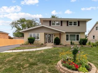9245 S Meade Ave, Oak Lawn, IL 60453