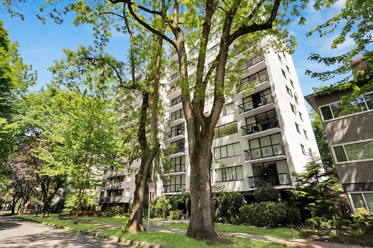 Building Photo - 1629 Haro St #904