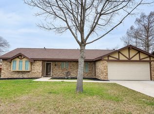 5901 Crestwood Cir W, North Richland Hills, TX 76180