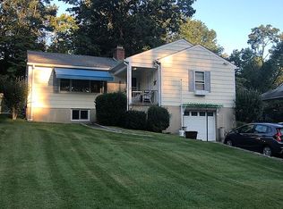 17 Long Meadow Rd, Riverside, CT 06878