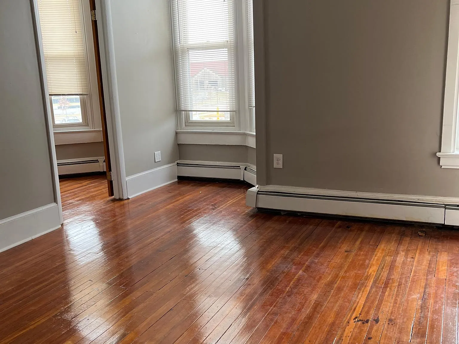2 bed, 1000 sqft, $1,500 — Photo 3