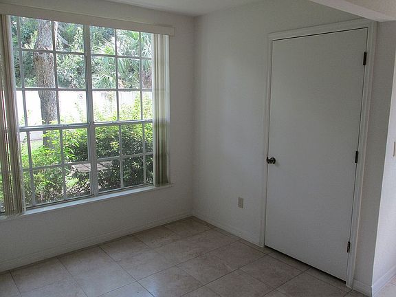 3rd image of 1611 Columbia Arms Cir Unit 136