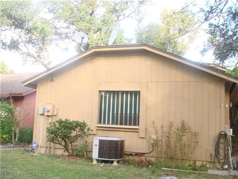 2nd image of 210 Bay Pines Ct