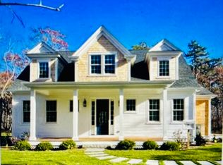 27 7th St N, Edgartown, MA 02539