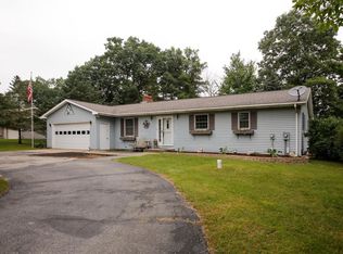 61149 Shorewood Dr, Three Rivers, MI 49093