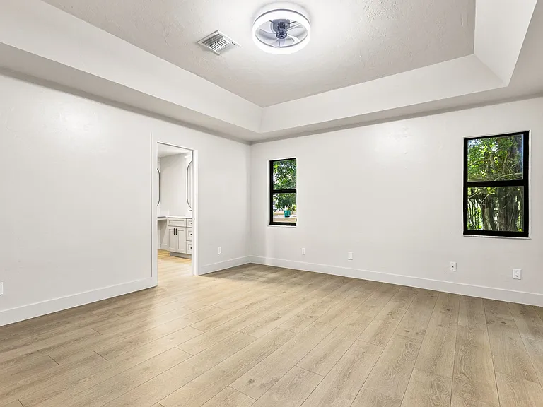 1911 Princess Ct — Photo 16