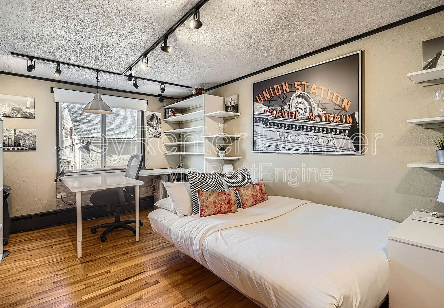 Studio, 1.0 bath, 400 sqft, $1,200 — Photo 1