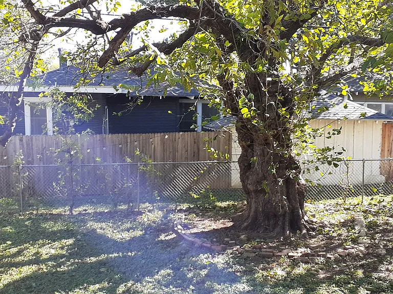 1325 Hurley Ave — Photo 24
