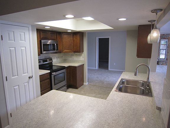 4th image of 3430 Sandpiper Ln