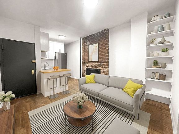 2nd image of 306 E 6th St APT 5