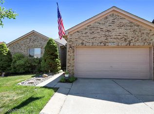 28394 Gamble Rd, Chesterfield, MI 48047