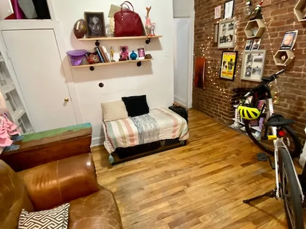 223 East 82nd Street image 2 of 5