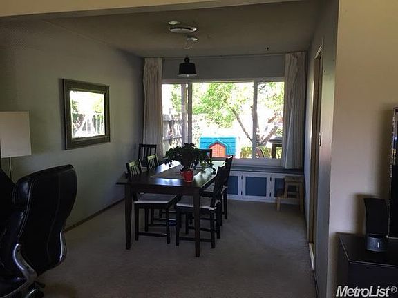 3rd image of 2527 Madrone Ave