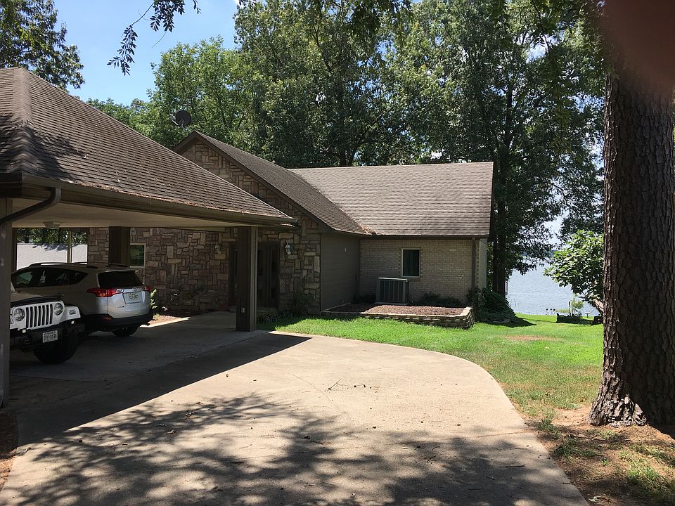 Circular driveway

