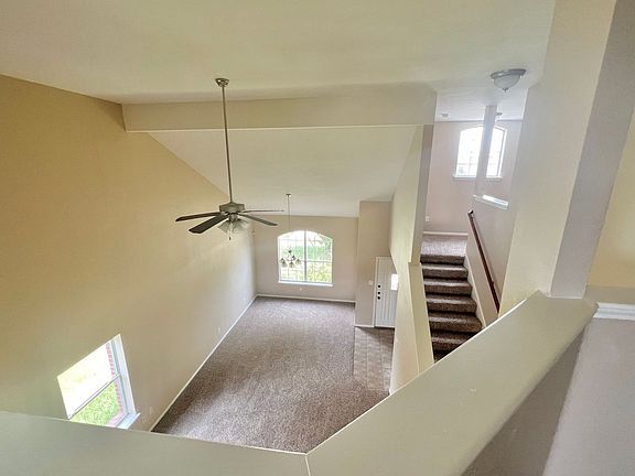 5th image of 412 Constellation Dr