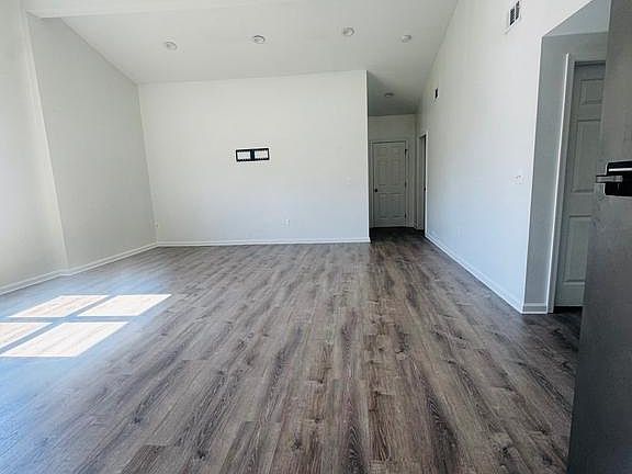 5th image of 108 Philadelphia Rd