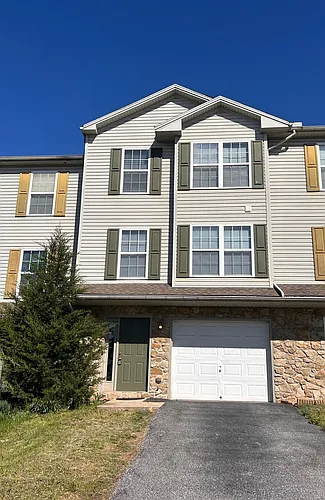 655 Fisher Dr Photo 1