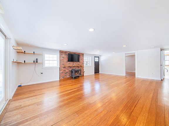 2nd image of 438 Marshall Road