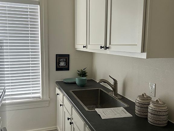 4th image of 205 S Avenue 19 Unit 4