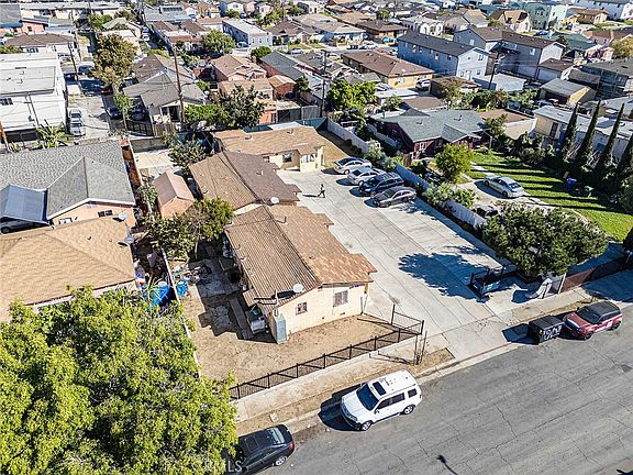 2nd image of 239 W 113th St