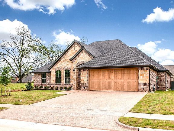 3rd image of 1014 Anna Cir
