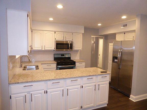 5th image of 8504 W Catherine Ave Unit 1S