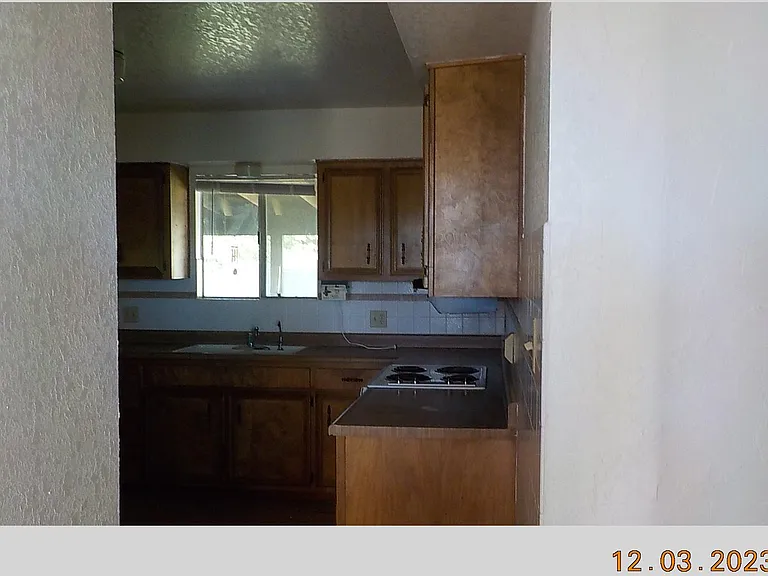 8762 S 47th Ave — Photo 3