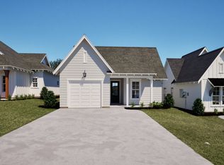 1091 Woodland Ln, Opelika, AL 36801