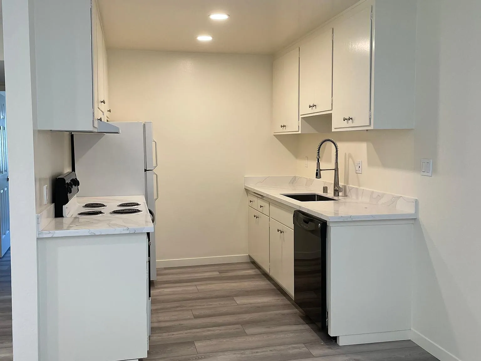 2 bed, $3,450 — Photo 3