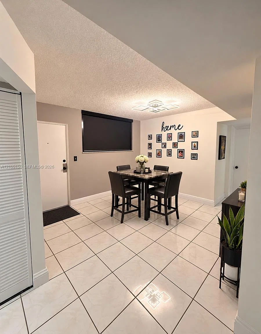 Foxcroft Apts Inc Condo — Photo 3