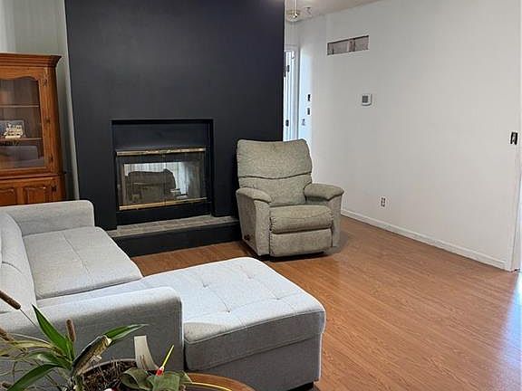 3rd image of 905 Paradise Ln