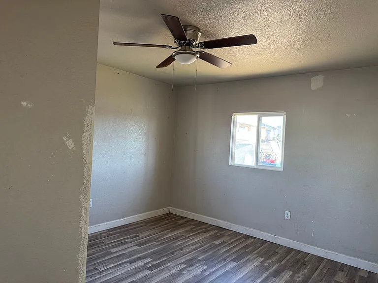 472 Hunter Dr — Photo 6